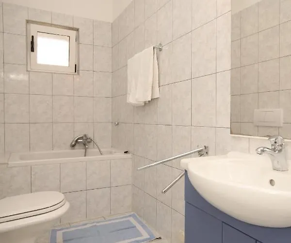 דירה With A Parking Space - 6640 *