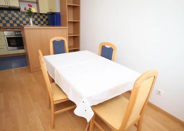 With A Parking Space - 6640