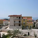 With A Parking Space - 6640 Апартаменты Макарска