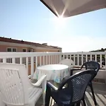 With A Parking Space - 6640 Макарска