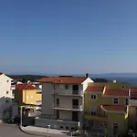 With A Parking Space - 6640 Макарска