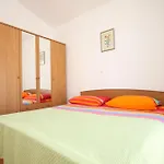 Apartment With A Parking Space - 6640 Makarska