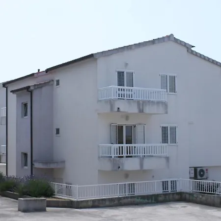 With A Parking Space - 6640 * Makarska