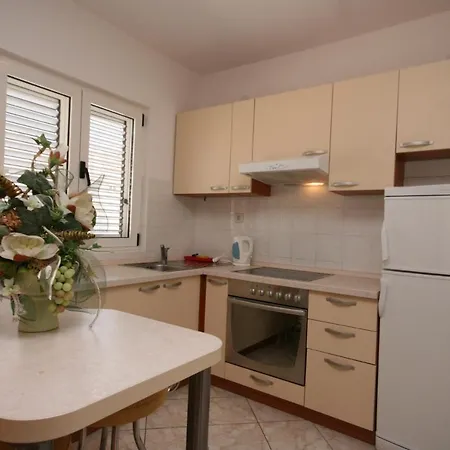 Апартаменти With A Parking Space - 6640 *