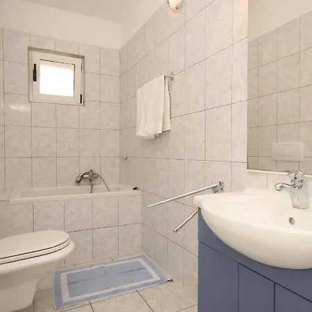 Апартаменти With A Parking Space - 6640 *