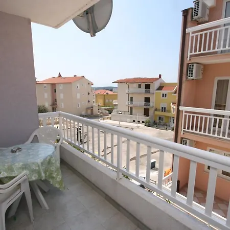 With A Parking Space - 6640 Апартаменти *