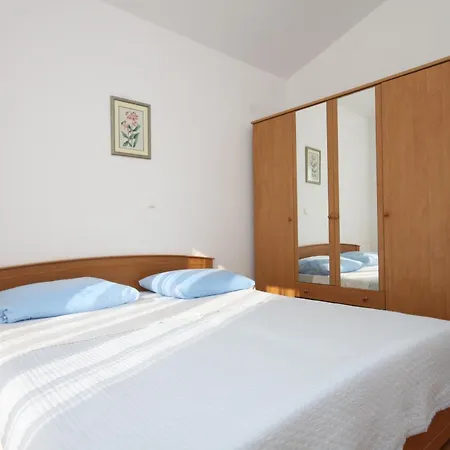 With A Parking Space - 6640 * Макарська