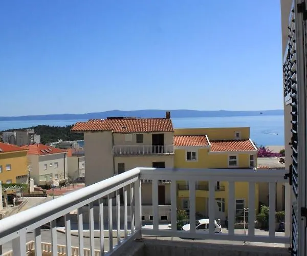 With A Parking Space - 6640 *