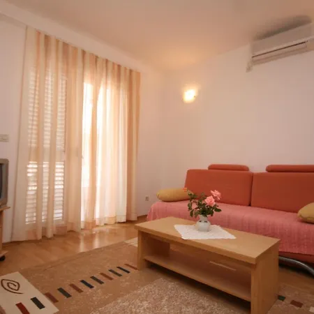 Apartman With A Parking Space - 6640 *