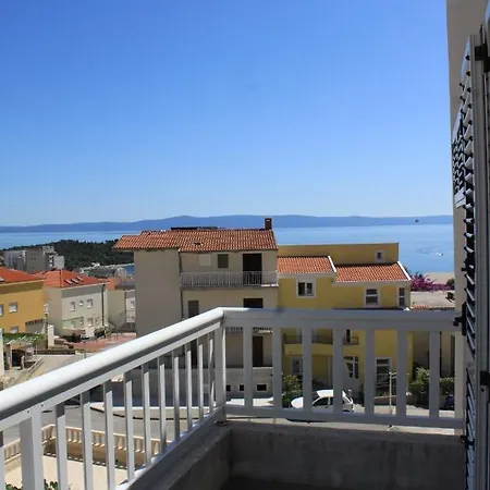 With A Parking Space - 6640 *