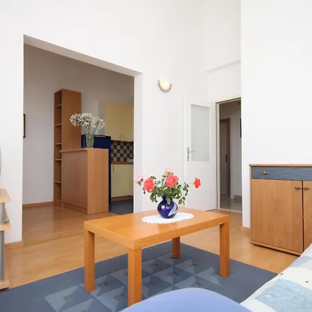 Apartman With A Parking Space - 6640 *